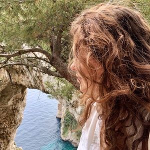 Meet your Posher, Angela